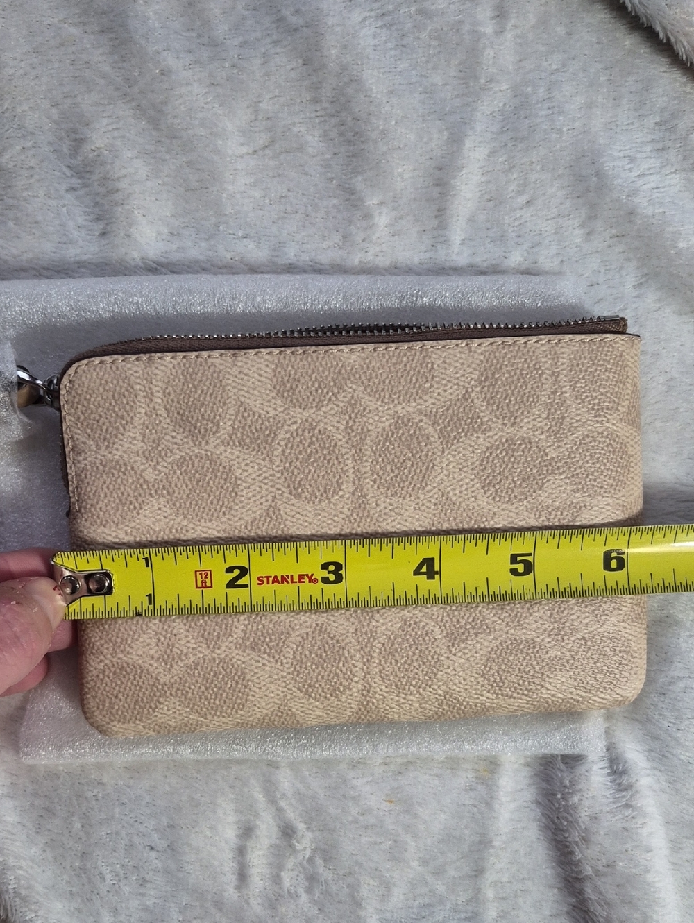 Coach Signature Wristlet NWT - Picture 7 of 9